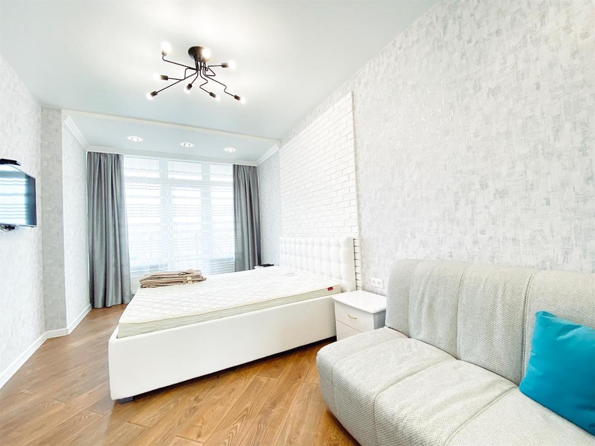 Skyview Apartments Odessa Ngoại thất bức ảnh