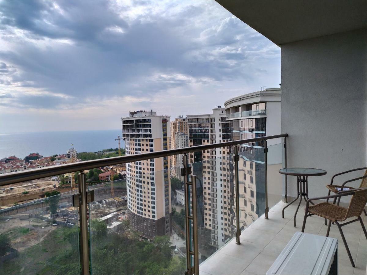 Skyview Apartments Odessa Ngoại thất bức ảnh