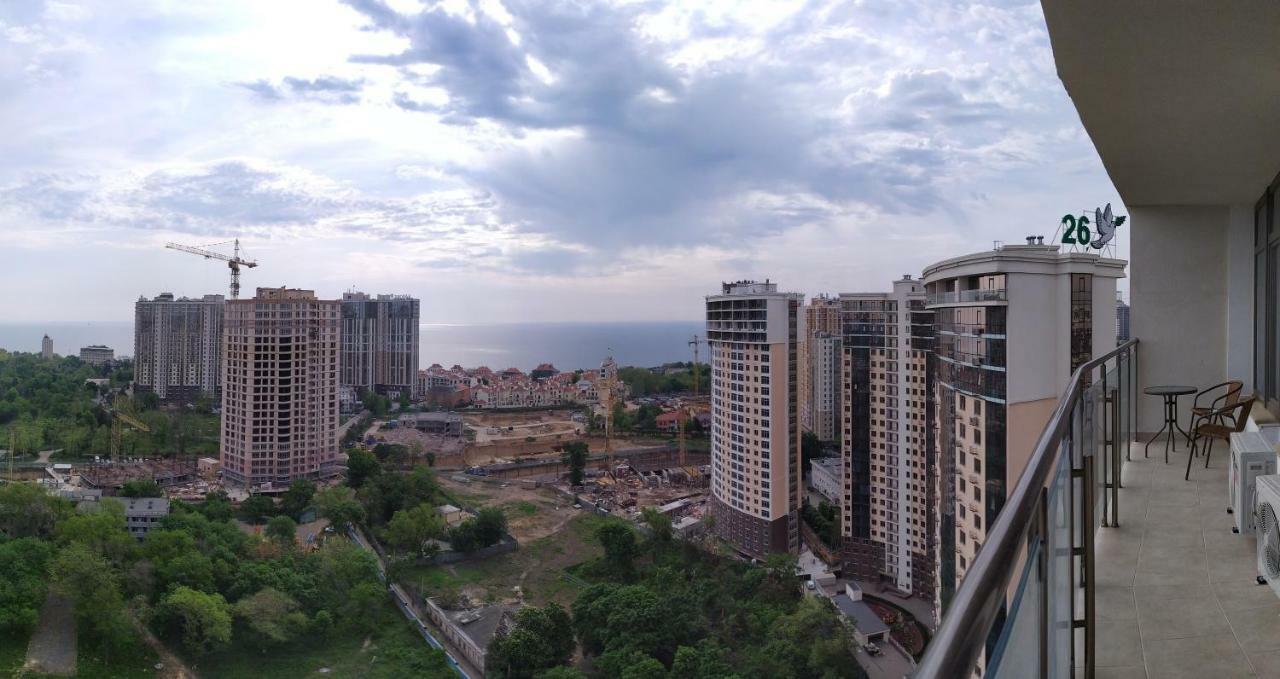 Skyview Apartments Odessa Ngoại thất bức ảnh