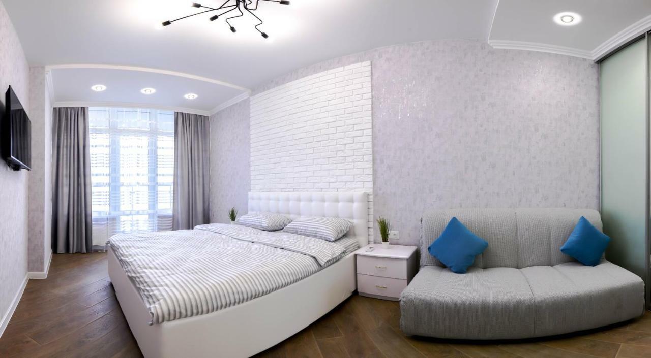 Skyview Apartments Odessa Ngoại thất bức ảnh